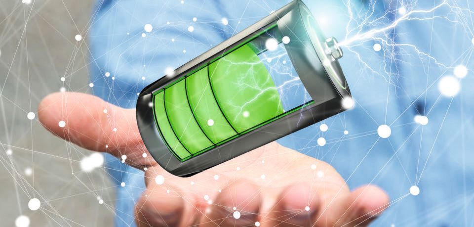 Herausforderung Akku: Forscher wollen den Lithium-Ionen-Akku der Zukunft entwickeln, der extrem kompakt und leistungsfähig sein soll. Herausforderung Akku: Forscher wollen den Lithium-Ionen-Akku der Zukunft entwickeln, der extrem kompakt und leistungsfähig sein soll.