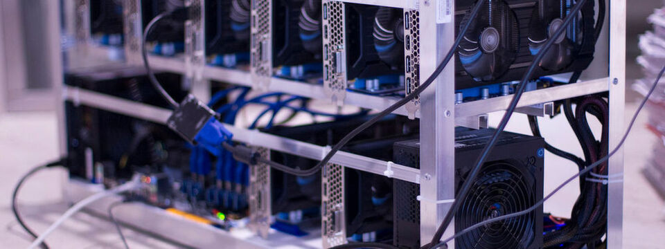Solche Rechner werden vielfach für das Krypto-Mining genommen, einer der Vorraussetzungen für Kryptowährungen. Doch Währungen sind nur einer kleiner Bestandteil an Möglichkeiten, die Blockchain bietet. Solche Rechner werden vielfach für das Krypto-Mining genommen, einer der Vorraussetzungen für Kryptowährungen. Doch Währungen sind nur einer kleiner Bestandteil an Möglichkeiten, die Blockchain bietet.