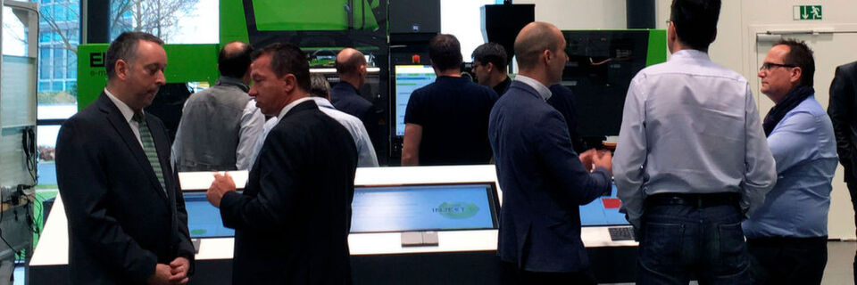 Inject 4.0 lautet die Antwort von Engel auf die Herausforderungen der Digitalisierung und Vernetzung. Das Thema bildet im neuen, interaktiven Technologiezentrum in Hannover einen festen Schwerpunkt. Teilnehmer der med.con konnten hier viele Softwarelösungen von Engel selbst ausprobieren. Inject 4.0 lautet die Antwort von Engel auf die Herausforderungen der Digitalisierung und Vernetzung. Das Thema bildet im neuen, interaktiven Technologiezentrum in Hannover einen festen Schwerpunkt. Teilnehmer der med.con konnten hier viele Softwarelösungen von Engel selbst ausprobieren.