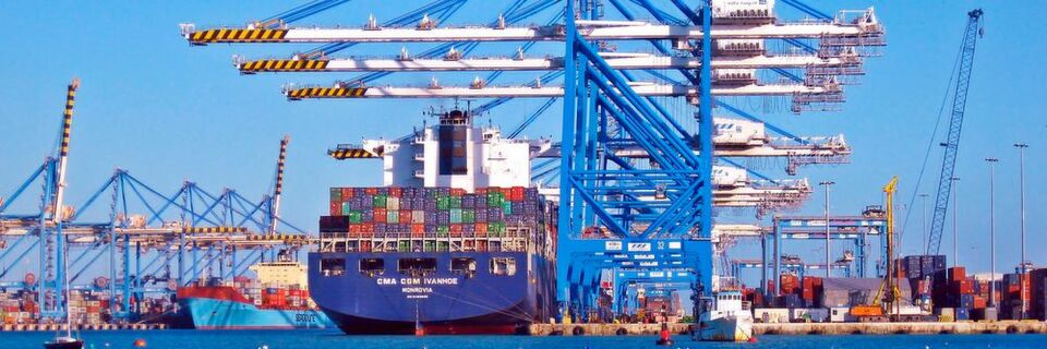 Auch jahrelanges Wettrüsten bedeutet nicht automatisch, dass man auskömmliche Erträge generieren kann. Das wird bei einem Blick auf die Containerschifffahrt deutlich. Auch jahrelanges Wettrüsten bedeutet nicht automatisch, dass man auskömmliche Erträge generieren kann. Das wird bei einem Blick auf die Containerschifffahrt deutlich.