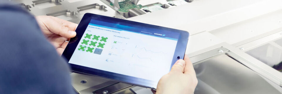 Der intelligente Schunk EGL erfasst beim Smart Gripping prozessintegriert in Echtzeit und ohne Einsatz externer Sensoren Angaben zur Größe des Bauteils, zu dessen Beschaffenheit und Zustand. Die aufbereiteten Informationen stehen weltweit über Cloud-Plattformen und andere Datenbanken zur Verfügung. Der intelligente Schunk EGL erfasst beim Smart Gripping prozessintegriert in Echtzeit und ohne Einsatz externer Sensoren Angaben zur Größe des Bauteils, zu dessen Beschaffenheit und Zustand. Die aufbereiteten Informationen stehen weltweit über Cloud-Plattformen und andere Datenbanken zur Verfügung.