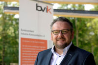 Kai Halter ist seit Gründung des Verbandes im April 2010 im Vorstand des bvik. Seit Mai 2012 ist er Vorstandsvorsitzender. Kai Halter ist seit Gründung des Verbandes im April 2010 im Vorstand des bvik. Seit Mai 2012 ist er Vorstandsvorsitzender.