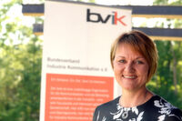 Seit Juni 2010 ist Silke Lang als Leitung Marketing bei Bosch Rexroth verantwortlich für das Verkaufsgebiet Europa Mitte. Seit Mai 2015 ist sie im Vorstand des bvik. Seit Juni 2010 ist Silke Lang als Leitung Marketing bei Bosch Rexroth verantwortlich für das Verkaufsgebiet Europa Mitte. Seit Mai 2015 ist sie im Vorstand des bvik.