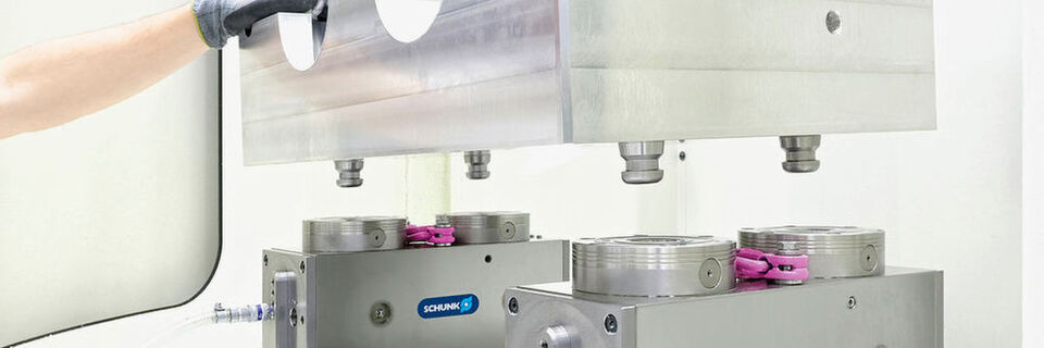 Das Prinzip der Direktspannung mit Vero-S gewinnt wie hier beim Retrofit im Maschinenbau zunehmend an Bedeutung. Das Prinzip der Direktspannung mit Vero-S gewinnt wie hier beim Retrofit im Maschinenbau zunehmend an Bedeutung.
