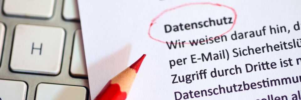 Mit Digitalisierung und mobiler Arbeit werden Datenhaltungskonzepte zum Dreh- und Angelpunkt zur Einhaltung des Datenschutzes. Mit Digitalisierung und mobiler Arbeit werden Datenhaltungskonzepte zum Dreh- und Angelpunkt zur Einhaltung des Datenschutzes.