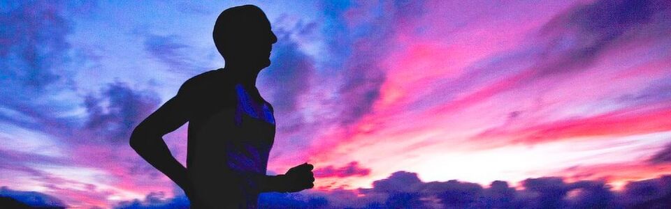 Wird das Herz durch Sport belastet, gilt das als gesund. Eine Belastung durch Bluthochdruck jedoch macht es krank. Warum ist das so? Und stimmt das immer? Wird das Herz durch Sport belastet, gilt das als gesund. Eine Belastung durch Bluthochdruck jedoch macht es krank. Warum ist das so? Und stimmt das immer?