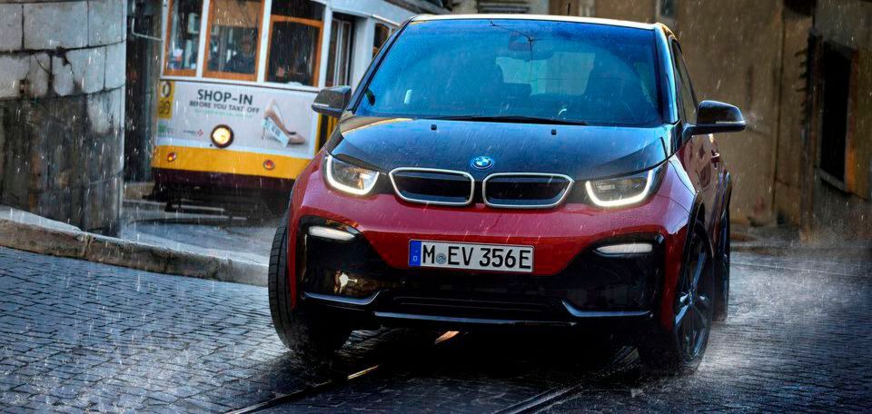 Der positive Effekt der verkürzten Regelungszyklen kommt nicht nur bei rein elektrisch angetriebenen Automobilen zum Tragen. Die Antriebsschlupfregelung optimiert auch die Traktion, Fahrstabilität und Fahrdynamik von Fahrzeugen mit Verbrennungsmotor. Der positive Effekt der verkürzten Regelungszyklen kommt nicht nur bei rein elektrisch angetriebenen Automobilen zum Tragen. Die Antriebsschlupfregelung optimiert auch die Traktion, Fahrstabilität und Fahrdynamik von Fahrzeugen mit Verbrennungsmotor.