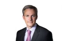 Bernd Laudahn, Geschäftsführer Philips GmbH Market DACH, zum Thema Datenschutz und mHealth: „Nur wenn die Menschen darauf vertrauen können, dass ihre persönlichen Daten sicher sind, werden sie die Nutzung digitaler Gesundheitsanwendungen vollständig akzeptieren.“ Bernd Laudahn, Geschäftsführer Philips GmbH Market DACH, zum Thema Datenschutz und mHealth: „Nur wenn die Menschen darauf vertrauen können, dass ihre persönlichen Daten sicher sind, werden sie die Nutzung digitaler Gesundheitsanwendungen vollständig akzeptieren.“