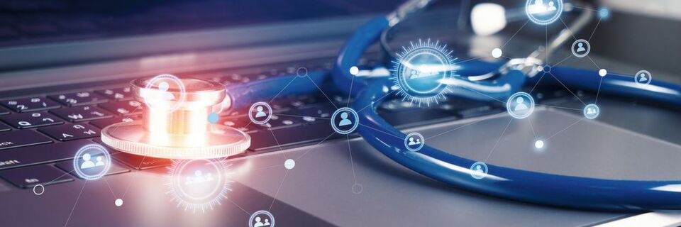 Die digitale Transformation macht auch vor dem Gesundheitssystem nicht Halt. Neben Herausforderungen birgt die Digitalisierung jedoch auch Potenzial Die digitale Transformation macht auch vor dem Gesundheitssystem nicht Halt. Neben Herausforderungen birgt die Digitalisierung jedoch auch Potenzial
