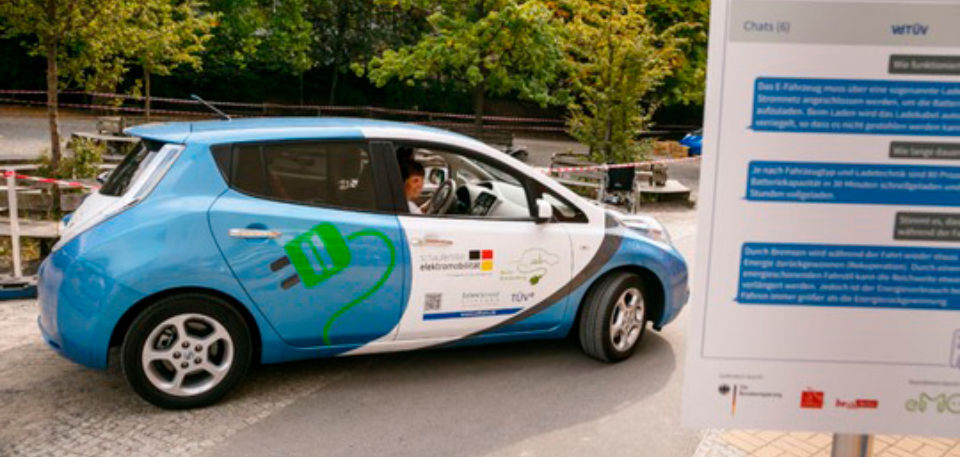 Wer ein Elektrofahrzeug nutzt, sollte die Besonderheiten des elektrischen Antriebs kennen. Wer ein Elektrofahrzeug nutzt, sollte die Besonderheiten des elektrischen Antriebs kennen.