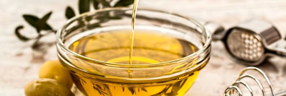 Pflanzenöle sind eine wichtige Quelle für Omega-3-Fettsäuren. Pflanzenöle sind eine wichtige Quelle für Omega-3-Fettsäuren.
