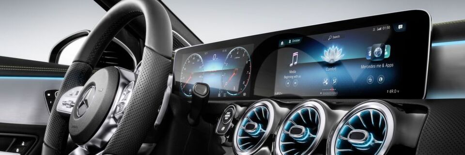 Mit dem auf der CES vorgestellten Multimediasystem MBUX rundet Mercedes-Benz das Interieurkonzept der neuen A-Klasse ab. Das System ist intuitiv und selbstlernend. Mit dem auf der CES vorgestellten Multimediasystem MBUX rundet Mercedes-Benz das Interieurkonzept der neuen A-Klasse ab. Das System ist intuitiv und selbstlernend.