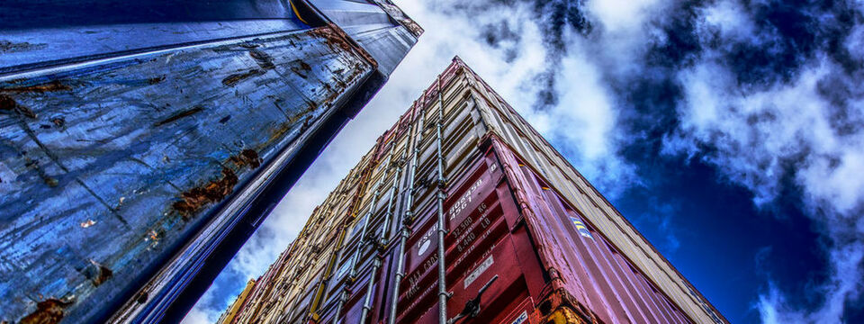 Aufklärung: Chad Arimura erläutert die Begriffe Container, Funktionen sowie Serverless Computing und was sie bedeuten. Aufklärung: Chad Arimura erläutert die Begriffe Container, Funktionen sowie Serverless Computing und was sie bedeuten.