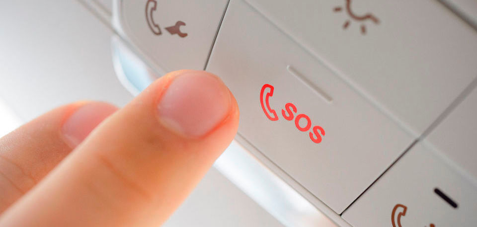 Ab April 2018 wird das elektronische Notrufsystem eCall in Neuwagen pflicht. Rohde & Schwarz bietet eine Testlösung, die jetzt zertifiziert worden ist. Ab April 2018 wird das elektronische Notrufsystem eCall in Neuwagen pflicht. Rohde & Schwarz bietet eine Testlösung, die jetzt zertifiziert worden ist.