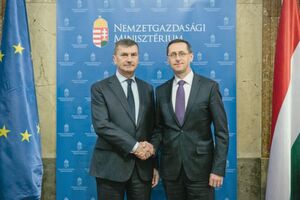 “Hungary was one of the first countries to join the EU programs, promoting an innovation-based economy through industrial development and digitisation programmes”, said Hungary's economy minister Mihály Varga (r.) after a meeting with the EU Commissioner for the Digital Single Market, Andrus Ansip. “Hungary was one of the first countries to join the EU programs, promoting an innovation-based economy through industrial development and digitisation programmes”, said Hungary's economy minister Mihály Varga (r.) after a meeting with the EU Commissioner for the Digital Single Market, Andrus Ansip.
