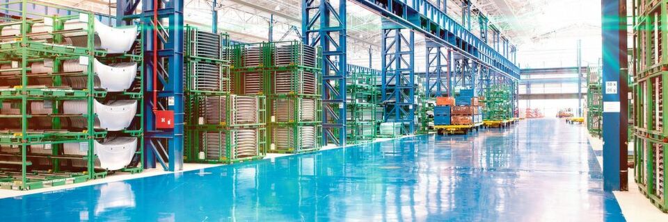 Mit SAP EWM lassen sich komplette Wegstrecken abbilden und Stufen einbauen, um Waren- und Materialflüsse optimal zu steuern. Mit SAP EWM lassen sich komplette Wegstrecken abbilden und Stufen einbauen, um Waren- und Materialflüsse optimal zu steuern.