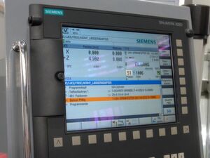 Angepasst an die GDW-Bedienphilosophie und mit den typischen GDW-Funktionen wird mit der Siemens Sinumerik 828 Steuerung laut Hersteller eine neue Bedienkultur für zyklengesteuerte Präzisions-Drehmaschinen eingeläutet. Angepasst an die GDW-Bedienphilosophie und mit den typischen GDW-Funktionen wird mit der Siemens Sinumerik 828 Steuerung laut Hersteller eine neue Bedienkultur für zyklengesteuerte Präzisions-Drehmaschinen eingeläutet.