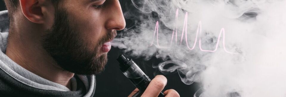 Abb. 1: Konsumten von E-Zigaretten inhalieren ein Aerosol, das von einer aromatisierten Flüssigkeit (Liquid) herrührt, die elektrisch verdampft wird. Abb. 1: Konsumten von E-Zigaretten inhalieren ein Aerosol, das von einer aromatisierten Flüssigkeit (Liquid) herrührt, die elektrisch verdampft wird.