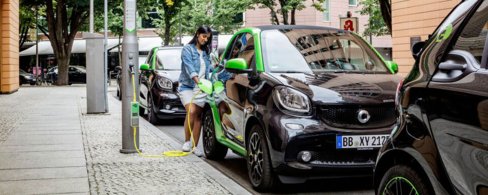 25.056 Elektroautos kamen im vergangenen Jahr in Deutschland neu auf die Straße. 25.056 Elektroautos kamen im vergangenen Jahr in Deutschland neu auf die Straße.
