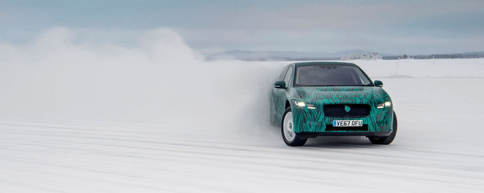 In vier Wochen, am 1. März 2018, werden der I-Pace vorgestellt, seine Preise genannt und die Bestellbücher geöffnet In vier Wochen, am 1. März 2018, werden der I-Pace vorgestellt, seine Preise genannt und die Bestellbücher geöffnet