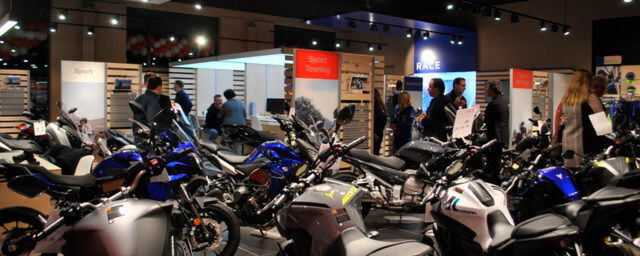 So sieht das neue Visual-Identity-Konzept für Yamaha-Händler in echt aus. So sieht das neue Visual-Identity-Konzept für Yamaha-Händler in echt aus.