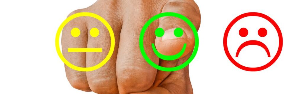 Kundenzentrische Strategien können nur erfolgreich sein, wenn der Kunde in der Geschäftsbeziehung eine hohe digitale Customer Experience erfährt. Kundenzentrische Strategien können nur erfolgreich sein, wenn der Kunde in der Geschäftsbeziehung eine hohe digitale Customer Experience erfährt.