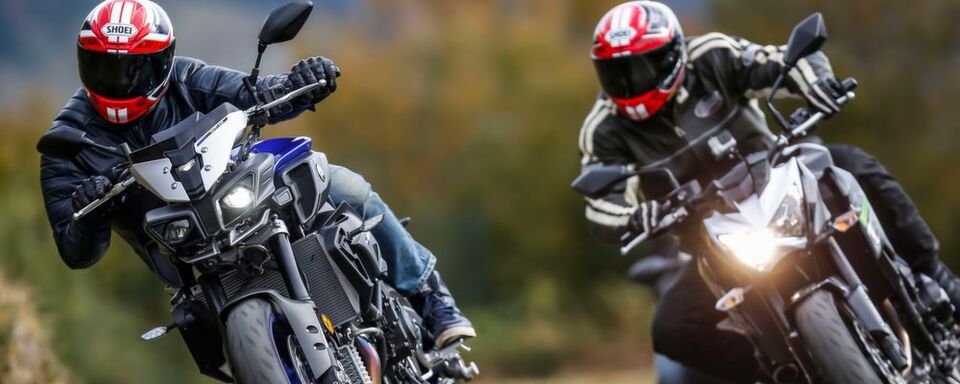 Der vom Motorsport inspirierte Michelin Power RS richtet sich vor allem an Fahrer von Supersportlern und Power Naked Bikes. Der vom Motorsport inspirierte Michelin Power RS richtet sich vor allem an Fahrer von Supersportlern und Power Naked Bikes.