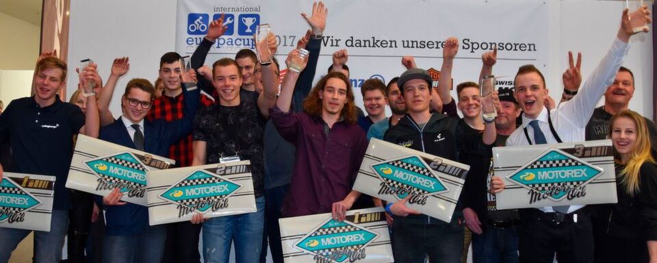 Ein Traum für Motorradhändler: Gut ausgebildete und hoch motivierte Zweiradmechatroniker wie hier die Teilnehmer des Europacups 2017 in Zürich. Doch wird die Suche nach ihnen immer schwieriger. Wie es geht soll eine Fachtagung im April in Hilden zeigen. Ein Traum für Motorradhändler: Gut ausgebildete und hoch motivierte Zweiradmechatroniker wie hier die Teilnehmer des Europacups 2017 in Zürich. Doch wird die Suche nach ihnen immer schwieriger. Wie es geht soll eine Fachtagung im April in Hilden zeigen.