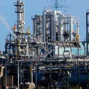 The complex in Myrtle Grove, Louisiana, will consist of four identical methanol trains and associated utilities. The complex in Myrtle Grove, Louisiana, will consist of four identical methanol trains and associated utilities.