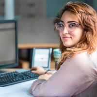 Die ersten Ingenieurinnen und Ingenieure haben die Arbeit im neuen Entwicklungsbüro der Dräxlmaier Group in Sousse, Tunesien, bereits aufgenommen. Die ersten Ingenieurinnen und Ingenieure haben die Arbeit im neuen Entwicklungsbüro der Dräxlmaier Group in Sousse, Tunesien, bereits aufgenommen.
