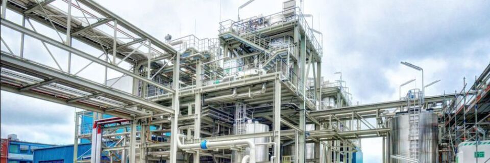 The site’s new production process will improve the ecological footprint of every ton of chlorine produced in Ibbenbüren by 25 to 30 %. The site’s new production process will improve the ecological footprint of every ton of chlorine produced in Ibbenbüren by 25 to 30 %.