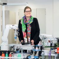 Prof. Birgit Vogel-Heuser, TU München: „Die Frage der Cloud-Architekturen und einer generellen Architektur für Smart Data in der Prozessindustrie beschäftigt uns stark.“ Prof. Birgit Vogel-Heuser, TU München: „Die Frage der Cloud-Architekturen und einer generellen Architektur für Smart Data in der Prozessindustrie beschäftigt uns stark.“