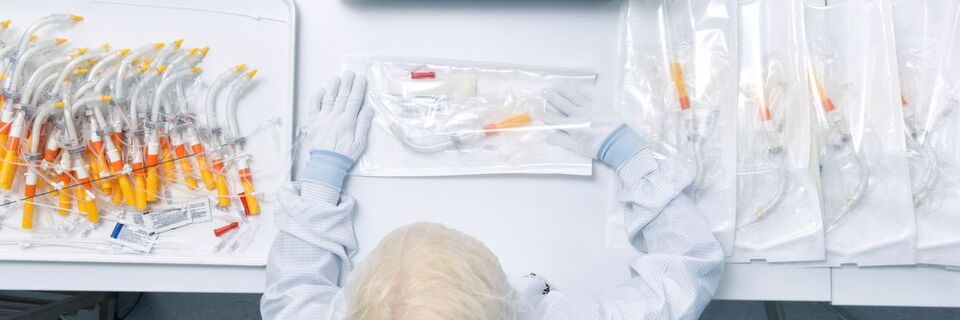 Für die Herstellung der medizinischen Produkte sind besondere Qualifizierungsnachweise erforderlich, die mit Consense GxP systematisch erfasst und verwaltet werden. Für die Herstellung der medizinischen Produkte sind besondere Qualifizierungsnachweise erforderlich, die mit Consense GxP systematisch erfasst und verwaltet werden.