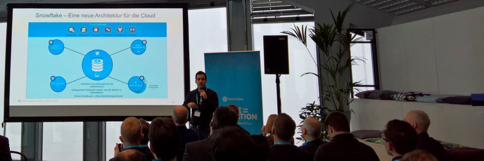 Dr. Artin Avanes erklärt den dreischichtigen Aufbau von Snowflakes Cloud Data Warehouse. Dr. Artin Avanes erklärt den dreischichtigen Aufbau von Snowflakes Cloud Data Warehouse.