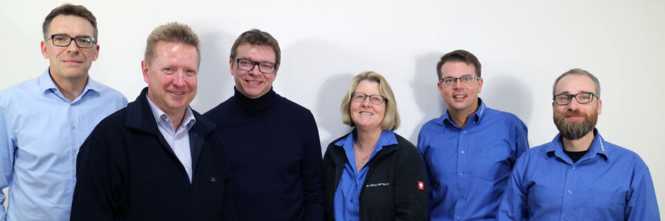 Exabyters gehört jetzt zu Telcat Multicom (v. l.): Michael Page, Andreas Fitnzer, Markus Böttcher (Geschäftsleitung Telcat), Margot Gaenicke-Kaffke, Mike Bergmann und Henrik Eifler (Exabyters) Exabyters gehört jetzt zu Telcat Multicom (v. l.): Michael Page, Andreas Fitnzer, Markus Böttcher (Geschäftsleitung Telcat), Margot Gaenicke-Kaffke, Mike Bergmann und Henrik Eifler (Exabyters)
