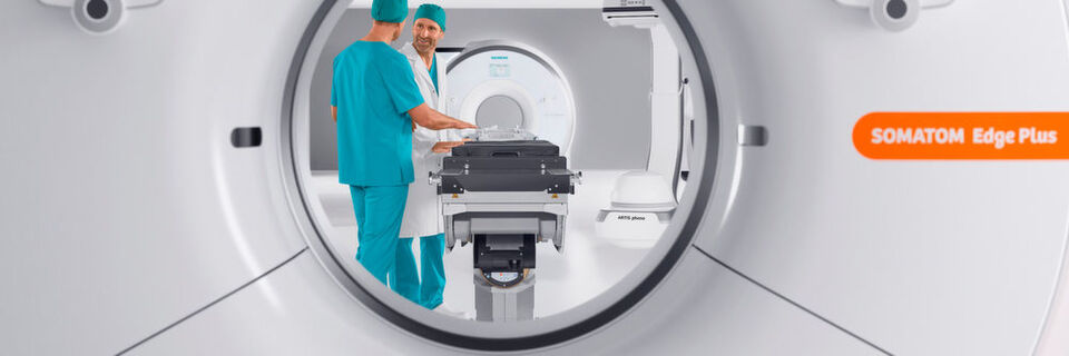 Der Begriff Healthineers ist eine Wortschöpfung aus den englischen Wörtern „health“, „pioneers“ und „engineers“. Systeme der Siemens-Healthcare-Sparte, wie Nexaris Therapy Suites, stehen für präzise Therapieverfahren dank direktem Zugang zu MR-, CT- und Angiographie- Bildgebung. Der Begriff Healthineers ist eine Wortschöpfung aus den englischen Wörtern „health“, „pioneers“ und „engineers“. Systeme der Siemens-Healthcare-Sparte, wie Nexaris Therapy Suites, stehen für präzise Therapieverfahren dank direktem Zugang zu MR-, CT- und Angiographie- Bildgebung.