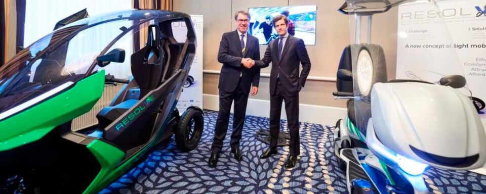 Die Gastgeber der 13. Jahreskonferenz europäischen Industrieverbandes: Stefan Pierer, Acem-Präsident (KTM Sportmotorcycle AG) und sein Vize Michele Colaninno (Piaggio). Die Gastgeber der 13. Jahreskonferenz europäischen Industrieverbandes: Stefan Pierer, Acem-Präsident (KTM Sportmotorcycle AG) und sein Vize Michele Colaninno (Piaggio).