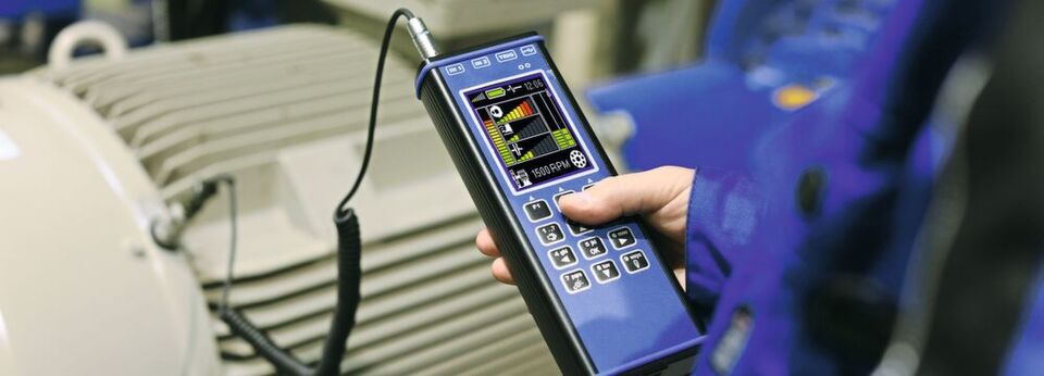 Ein Ohr im Prozess: Das CM Vibration Meter ermittelt Schwingungskerngrößen. Ein Ohr im Prozess: Das CM Vibration Meter ermittelt Schwingungskerngrößen.