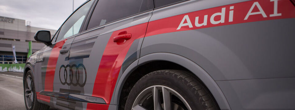 Wo Hardware zählt: Im Konzeptauto Audi AI, einem Edge-Rechenzentrum auf Achse, werkelt die „Drive PX“-Plattform von Nvidia für autonome Fahrzeuge. Wo Hardware zählt: Im Konzeptauto Audi AI, einem Edge-Rechenzentrum auf Achse, werkelt die „Drive PX“-Plattform von Nvidia für autonome Fahrzeuge.