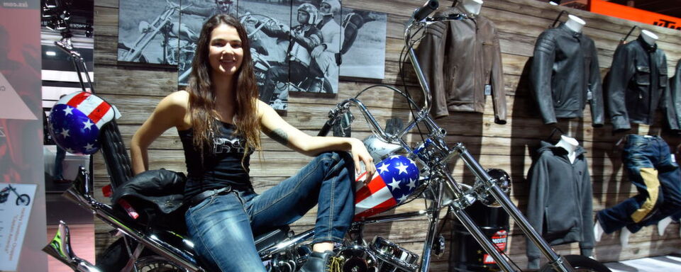 IXS präsentierte seine Motochic-Kollektion auf der Swissmoto 2018 in Themenwelten. IXS präsentierte seine Motochic-Kollektion auf der Swissmoto 2018 in Themenwelten.