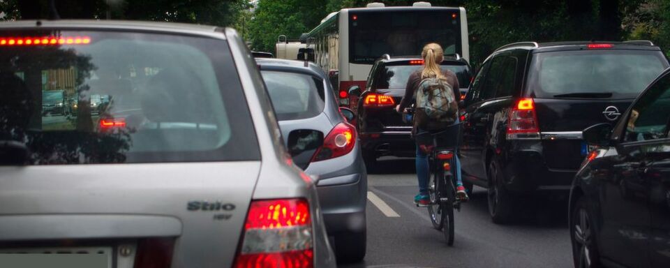 In deutschen Innenstädten können nun laut Gerichtsurteil zumindest alte Diesel partiell ausgeschlossen werden. In deutschen Innenstädten können nun laut Gerichtsurteil zumindest alte Diesel partiell ausgeschlossen werden.