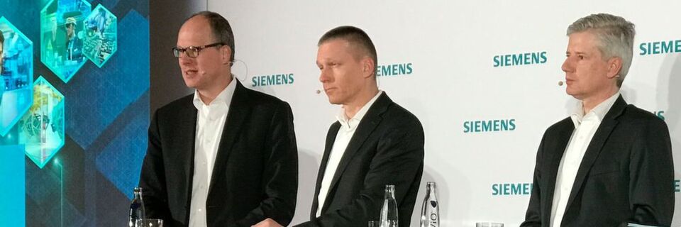 Stellen Siemens' Hightlights auf der Hannover Messe 2018 vor (v.l.n.r.): Jan Mrosik, CEO der Division Digital Factory, Jürgen Brandes, CEO der Division Process Industries and DrivesRalf Christian, CEO der Division Energy Management. Stellen Siemens' Hightlights auf der Hannover Messe 2018 vor (v.l.n.r.): Jan Mrosik, CEO der Division Digital Factory, Jürgen Brandes, CEO der Division Process Industries and DrivesRalf Christian, CEO der Division Energy Management.
