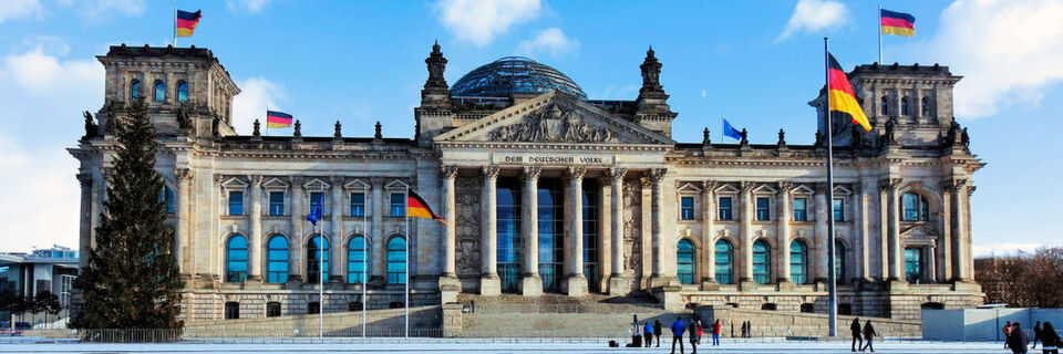 Hackern ist es gelungen in das Datennetz des Informationsverbund Berlin-Bonn (IVBB) einzudringen. Sicherheitsexperten vermuten die Gruppierung APT 28 dahinter. Hackern ist es gelungen in das Datennetz des Informationsverbund Berlin-Bonn (IVBB) einzudringen. Sicherheitsexperten vermuten die Gruppierung APT 28 dahinter.