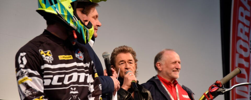 Peter Maffay eröffnete die Messe Motorräder in Dortmund. Veranstalter Hans-Jürgen Weigt (li.) und Medienpartner Michael Pfeiffer von Motorrad fanden es klasse. Peter Maffay eröffnete die Messe Motorräder in Dortmund. Veranstalter Hans-Jürgen Weigt (li.) und Medienpartner Michael Pfeiffer von Motorrad fanden es klasse.