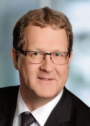 Ulrich Kaufmann, Projektleiter des Biotest-Projektes: „Die Qualitätsanforderungen von Bauprojekten in der Pharmabranche sind besonders hoch. Meistens sind es Super-Fast-Track-Projekte, was eine große Herausforderung für die Abstimmungs- und Koordinationsprozesse ist.“ Ulrich Kaufmann, Projektleiter des Biotest-Projektes: „Die Qualitätsanforderungen von Bauprojekten in der Pharmabranche sind besonders hoch. Meistens sind es Super-Fast-Track-Projekte, was eine große Herausforderung für die Abstimmungs- und Koordinationsprozesse ist.“