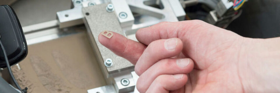Forscher testen 3D-Druck in der Schwerelosigkeit – erstmals experimentieren sie mit metallischen Pulvern. Forscher testen 3D-Druck in der Schwerelosigkeit – erstmals experimentieren sie mit metallischen Pulvern.