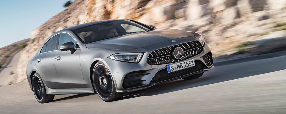Sportlicher, schnörkelloser, eleganter und mit neuen Motoren sowie einem technischen Update – so präsentiert sich die dritte Generation des Mercedes CLS. Sportlicher, schnörkelloser, eleganter und mit neuen Motoren sowie einem technischen Update – so präsentiert sich die dritte Generation des Mercedes CLS.