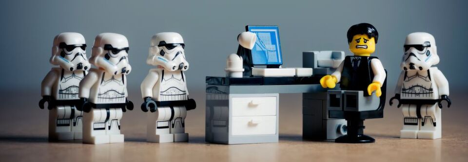 Ohne das Engagement motivierter Mitarbeiter lässt sich eine Unternehmensveränderung weder umsetzen noch nachhaltig verankern. Ohne das Engagement motivierter Mitarbeiter lässt sich eine Unternehmensveränderung weder umsetzen noch nachhaltig verankern.