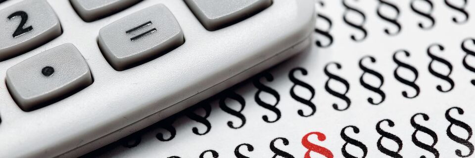 „Potenziell kann sich jeder Mitarbeiter einer Verwaltung oder öffentlichen Einrichtung sehr leicht strafbar machen“ „Potenziell kann sich jeder Mitarbeiter einer Verwaltung oder öffentlichen Einrichtung sehr leicht strafbar machen“