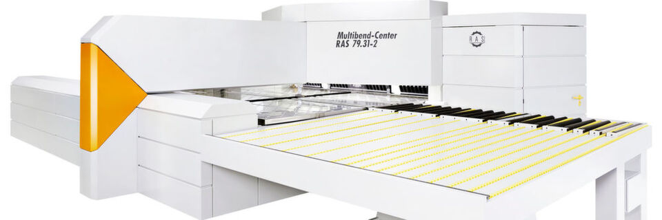 Multibend-Center von RAS: ein hochautomatisiertes Blechbiege-Center, hier als CAD-Modell. Multibend-Center von RAS: ein hochautomatisiertes Blechbiege-Center, hier als CAD-Modell.
